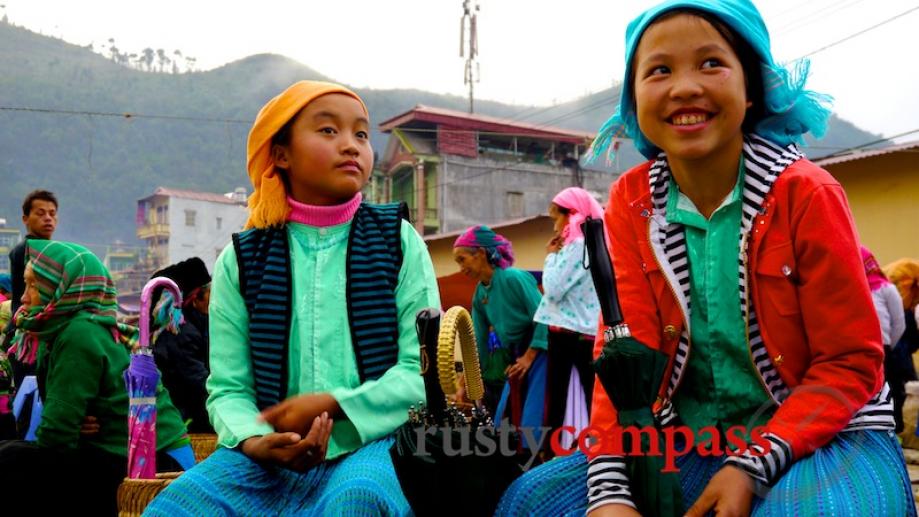 Sunday market at Meo Vac near the Chinese border.