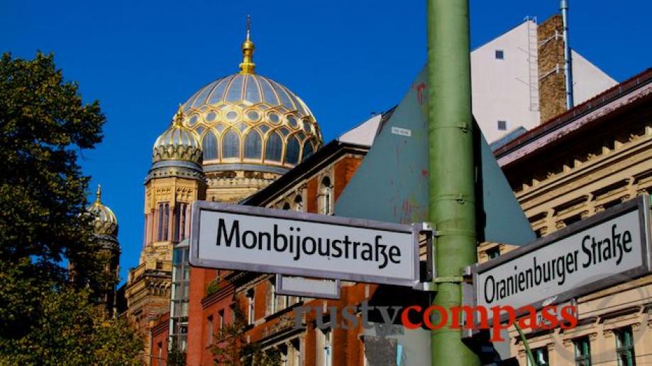 The New Synagogue, Berlin. Inaugurated in 1866 in the presence...