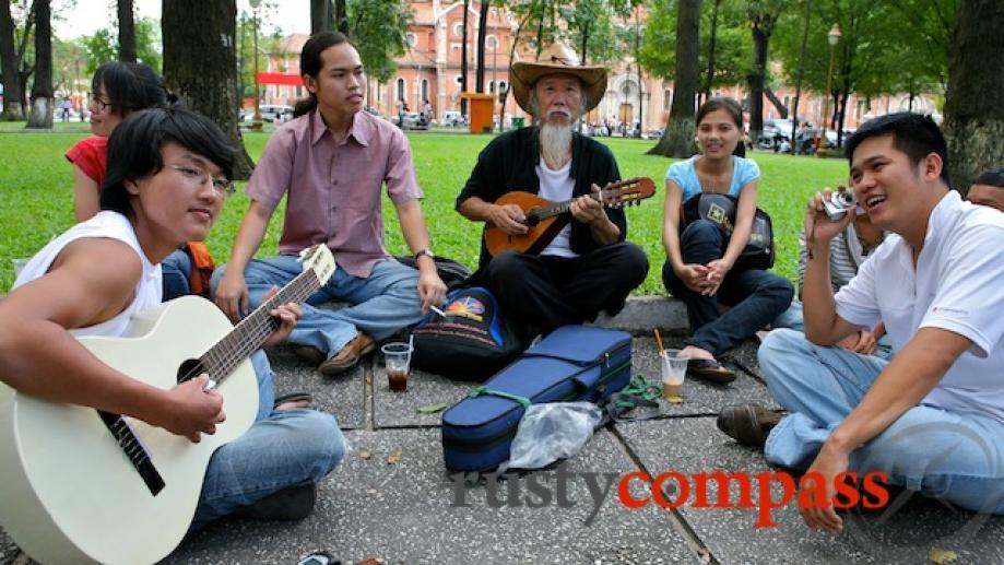 A few tunes in a park - Saigon