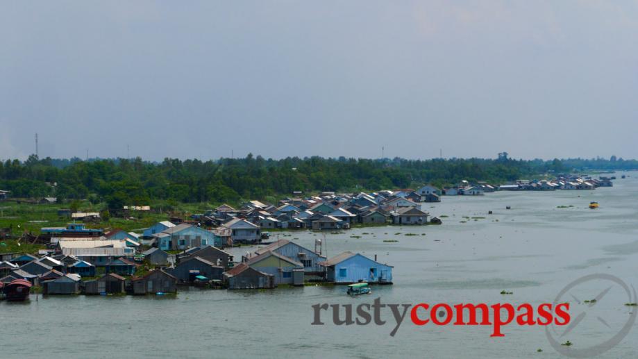 Floating houses, Chau Doc