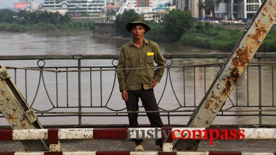 Lao Cai town - the Red River will take you...