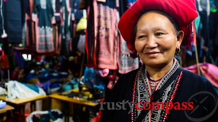 Sapa market, Red Dzao woman.