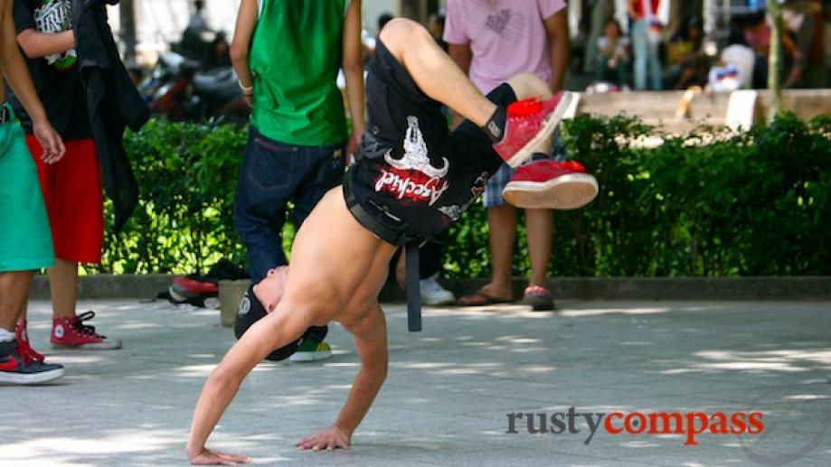 Breakdancing in Lenin Park , Hanoi