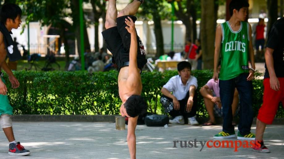 Breakdancing in Lenin Park , Hanoi