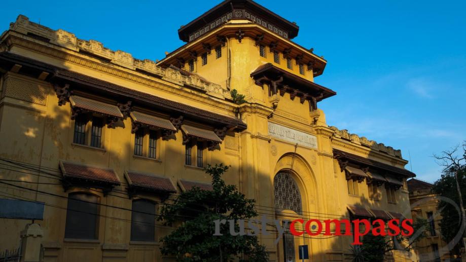 Hanoi University (1926), is another Hebrard building.