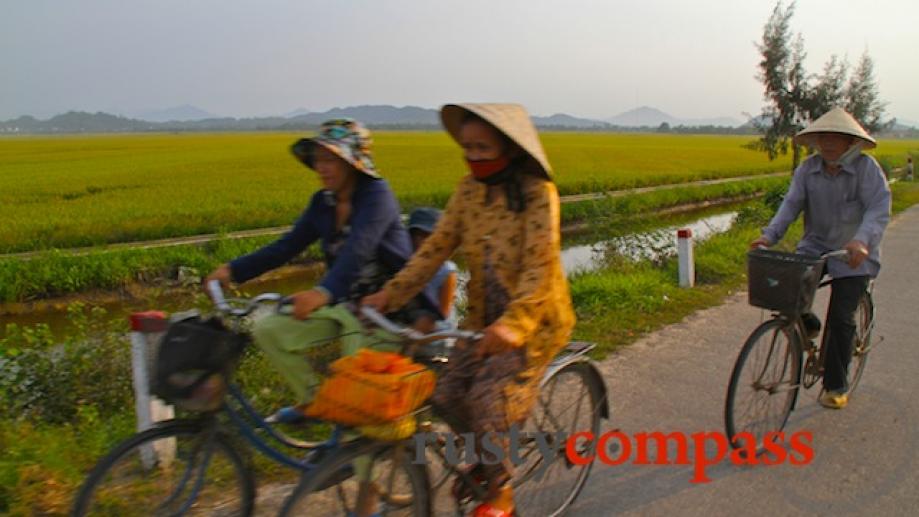 Enroute to Thanh Toan covered bridge.