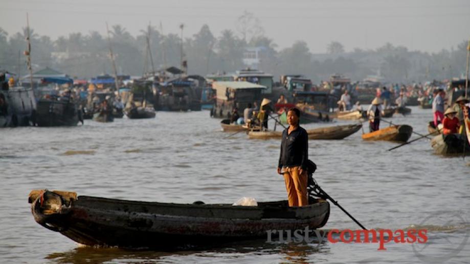 Cai Rang floating market - Vietnam's largest.