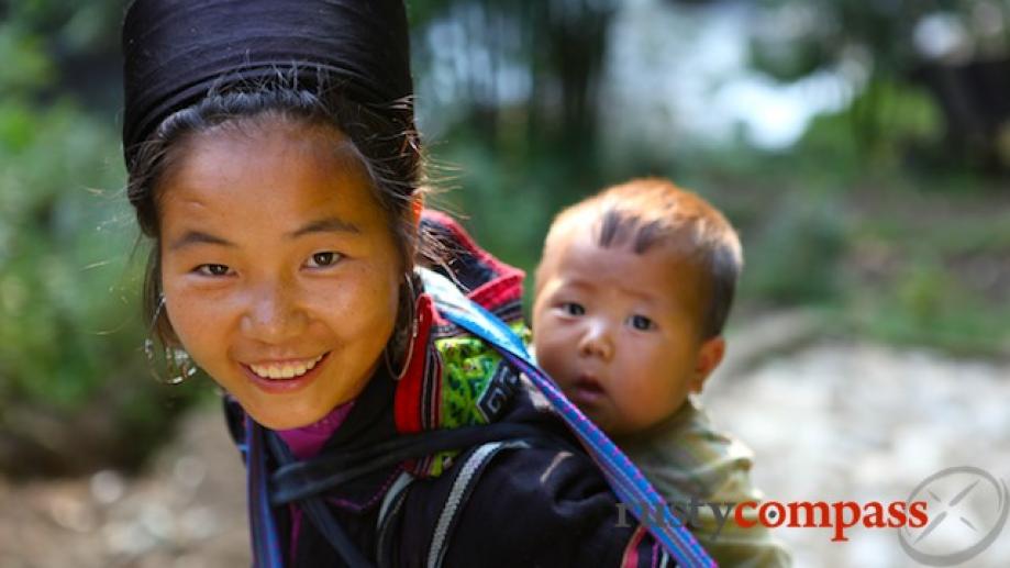 Black Hmong mother and child Cat Cat