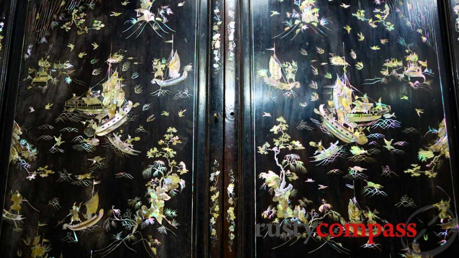 Inlayed cabinet, Le Cong Bich's worship house.