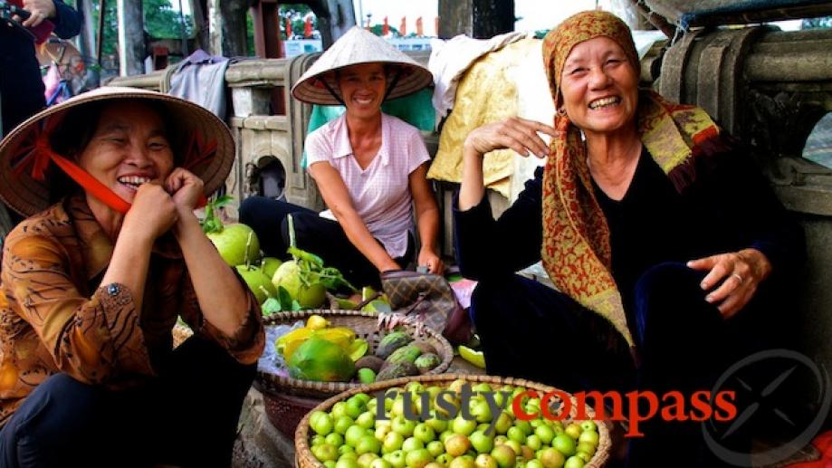 Friendly smiles from the ladies of Kim Son town.