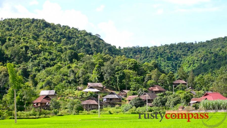 We stopped at this beautiful Thai village about 15 kms...