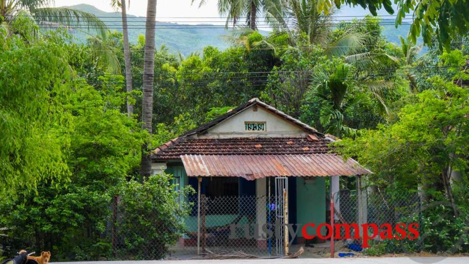 Cute colourful cottages - Quy Hoa, Quy Nhon