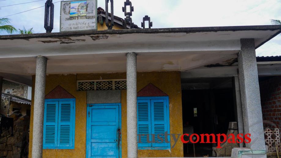 Cute colourful cottages - Quy Hoa, Quy Nhon. The plaque...