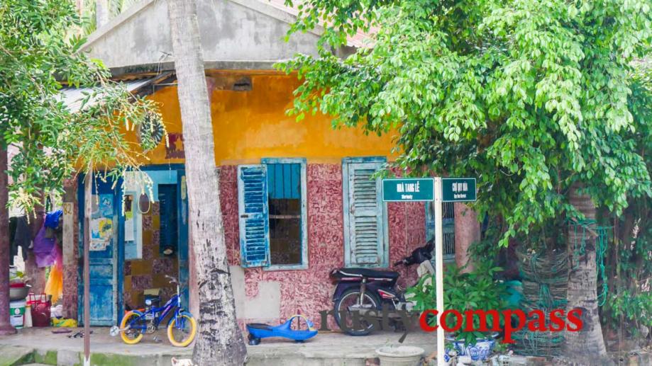 Cute colourful cottages - Quy Hoa, Quy Nhon.