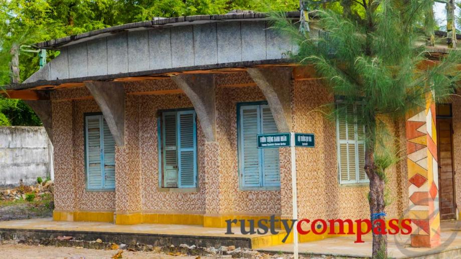 Cute colourful cottages - Quy Hoa, Quy Nhon