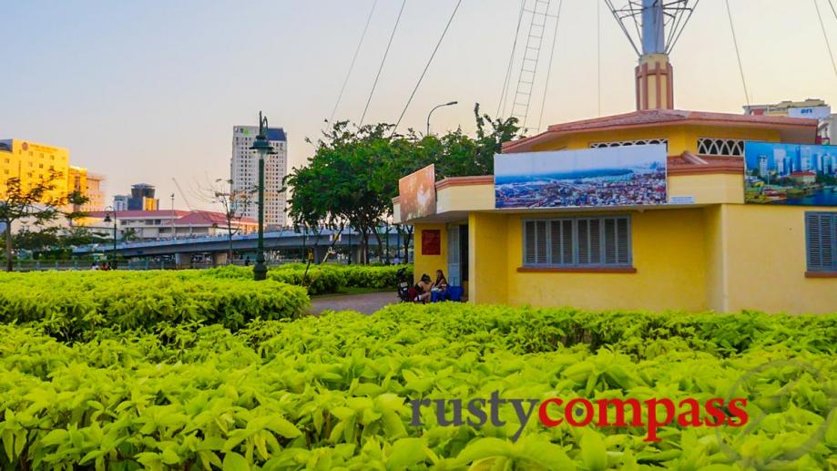 The Signal Mast - Saigon River