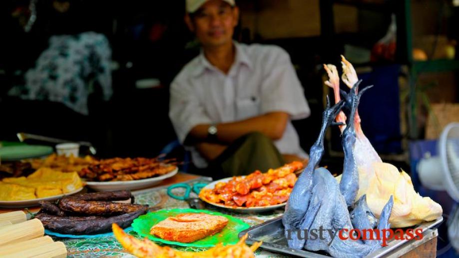 Day 3. Sapa's black chicken on the Vietnamese restaurant street...
