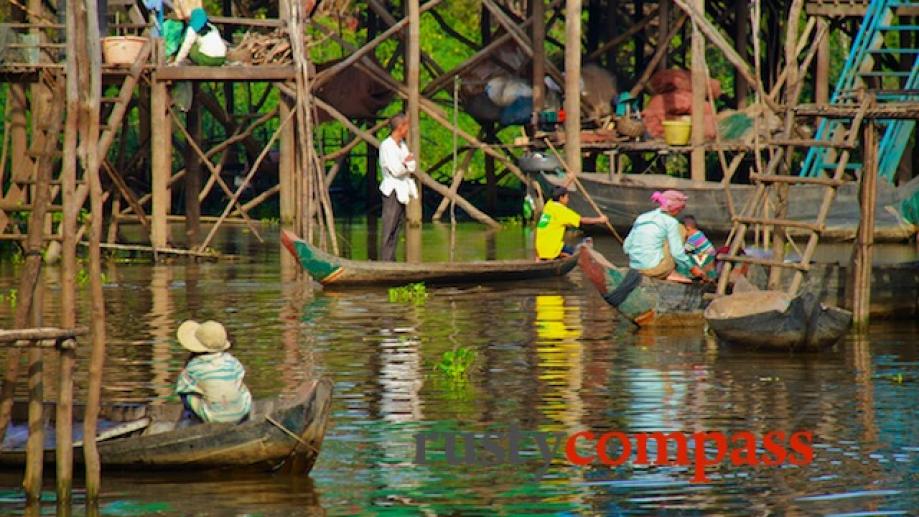 The journey to Ton Le Sap Lake at Kompong Phluk...