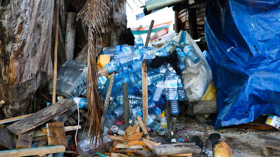 Collecting plastic - M'Pey Bey, Koh Rong, Samloem.