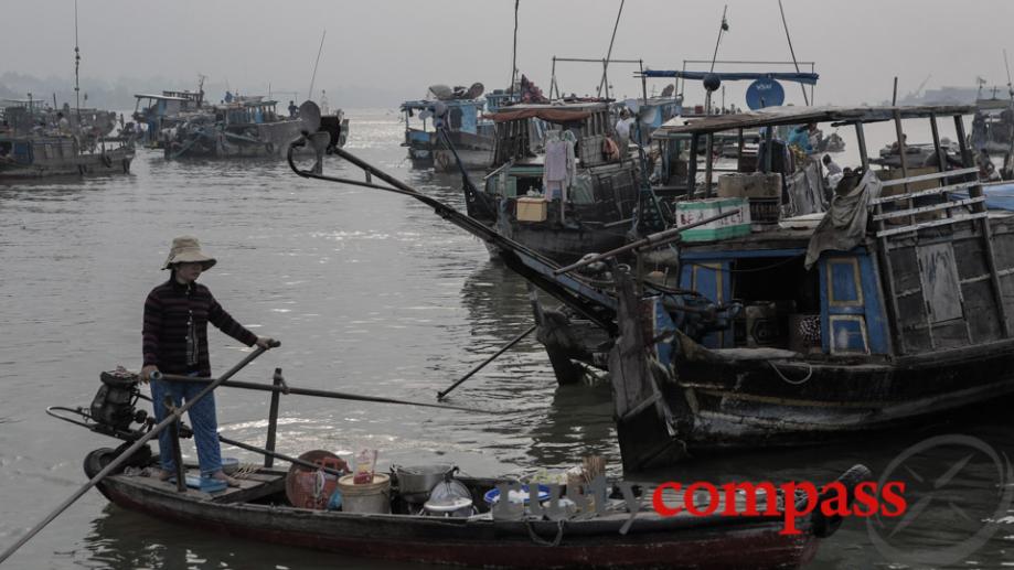 Early morning at Chau Doc's floating market