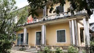 The Queen Mother's rundown residence, Hue